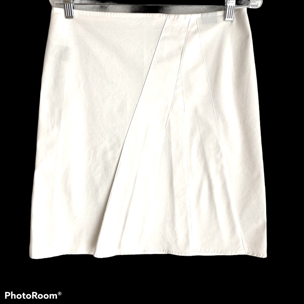 United Colors of Benetton Cotton and Spandex White Pleated A-Line Skirt Size 8
